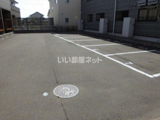 【すまいる２０番館の駐車場】