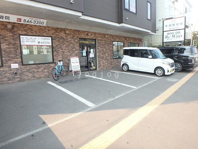 【札幌市白石区本通のアパートの駐車場】