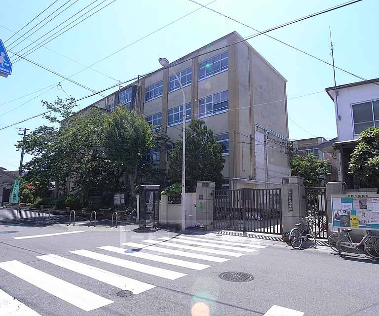 【ラポール桂の小学校】