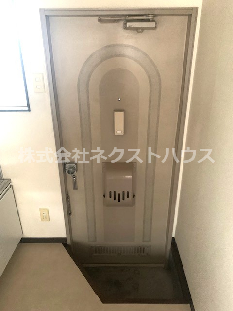 玄関　別部屋参考写真です