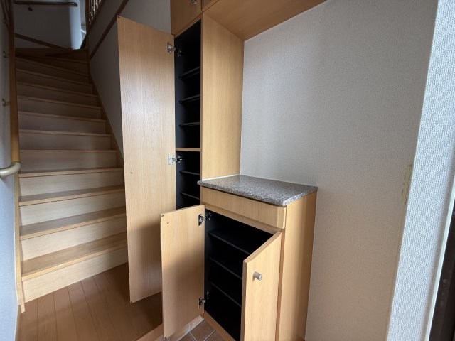収納　シューズボックス
