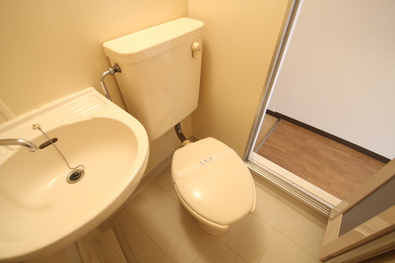 トイレ　※別部屋の写真です