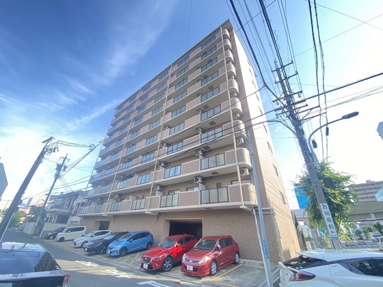 四日市エンブルコートの建物外観