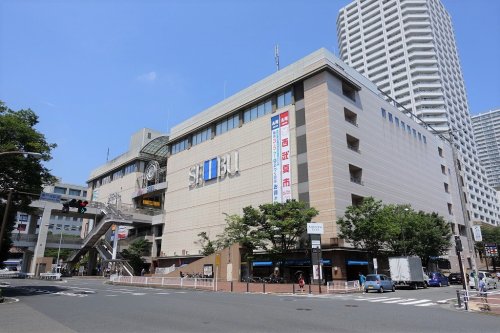 ショッピングセンター　オーロラモール東戸塚（ショッピングセンター）まで900m