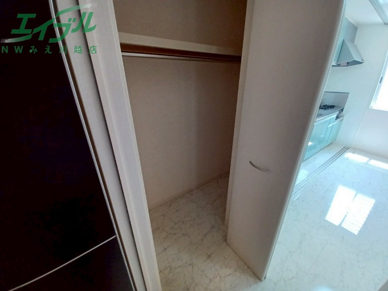 収納　同型参考写真