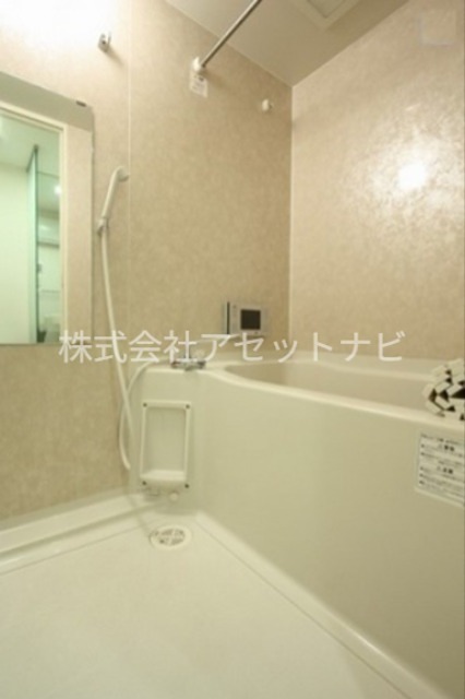 バス・シャワールーム　※別タイプの参考画像になります。
