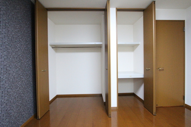 収納　洋室クローゼット