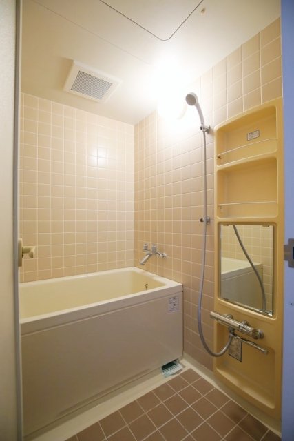 バス・シャワールーム　日々の暮らしに欠かせないお風呂です。