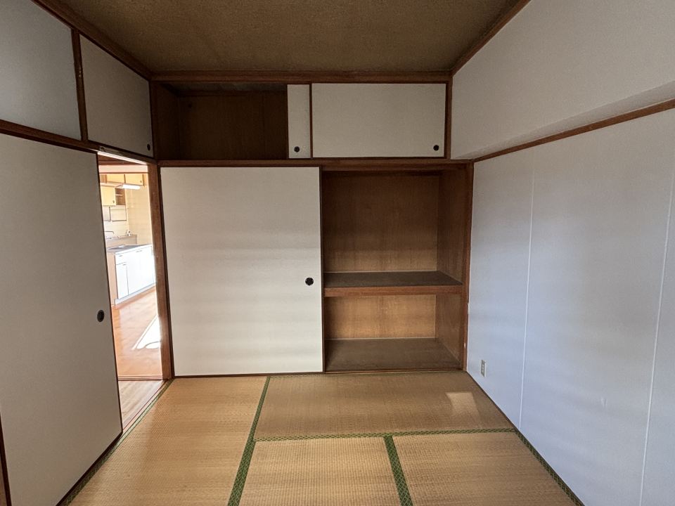 その他部屋・スペース　通路側の和室６．０畳（畳交換します）