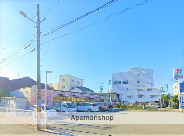 コンビニ　セブンイレブン（コンビニ）まで407m