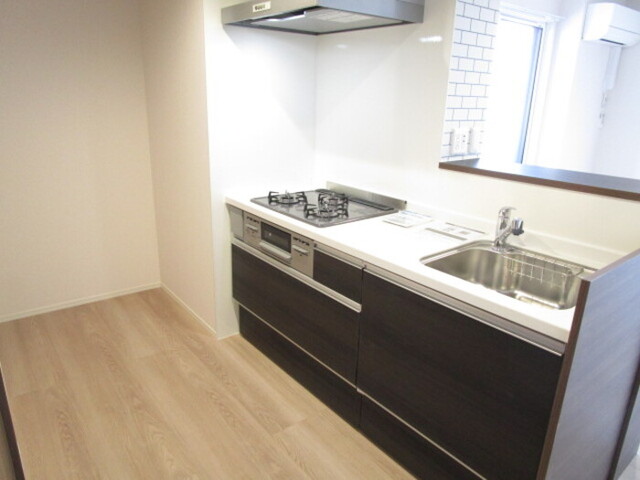 キッチン　対面式３口ガスコンロ付システムキッチン