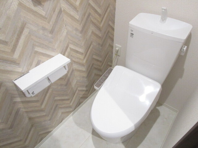 トイレ　温水洗浄暖房便座