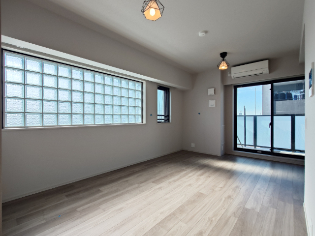 バルコニー　バルコニー南西向きです