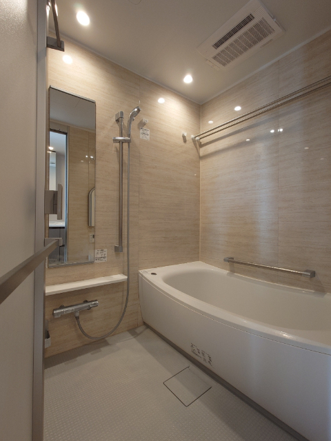 バス・シャワールーム　浴室乾燥機＆追焚機能