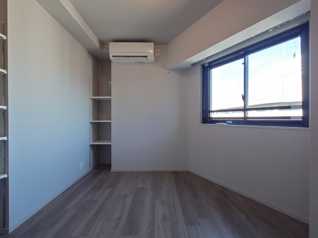 その他部屋・スペース　収納豊富な７．３帖洋室