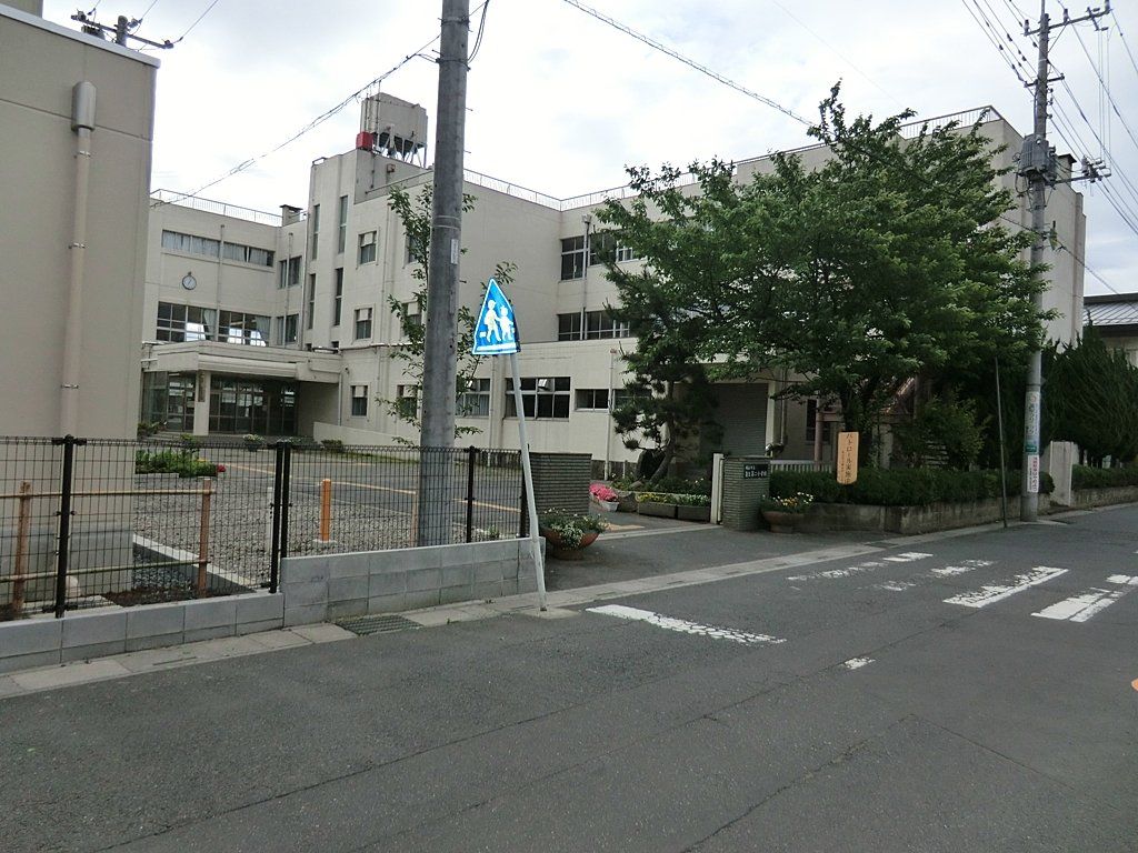 小学校　越谷市立蒲生第二小学校（小学校）まで540m