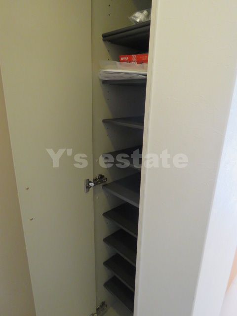 収納　この写真の反転です。