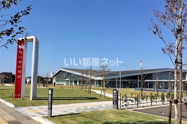 図書館　野々市市立図書館（図書館）まで497m