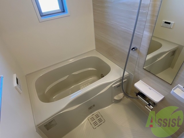 バス・シャワールーム　追い焚き機能もあるお風呂でゆったり出来そうですね