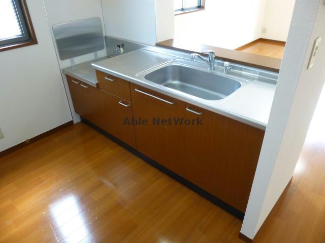 ＪＲ東海道本線 浜松駅 バス乗車時間：49分 最寄りバス停で下車 徒歩12分 2階建 築23年のキッチン写真