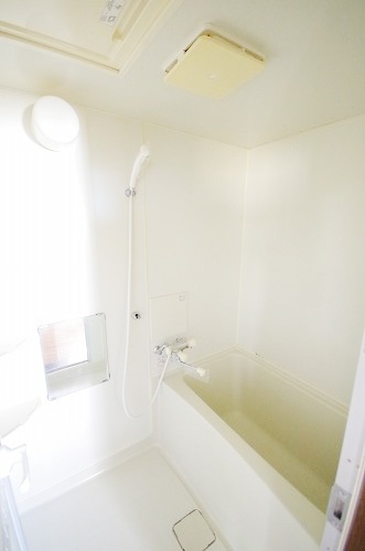 バス・シャワールーム　バス／シャワー