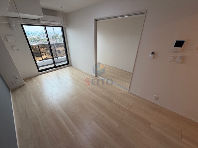 居室・リビング　別階の参考写真になります