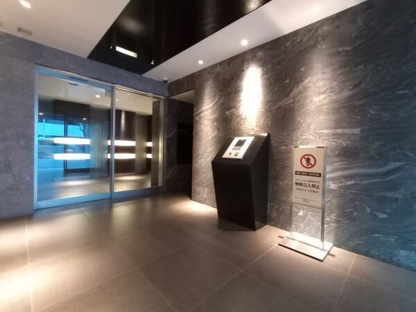 エントランス　清潔なエントランスです