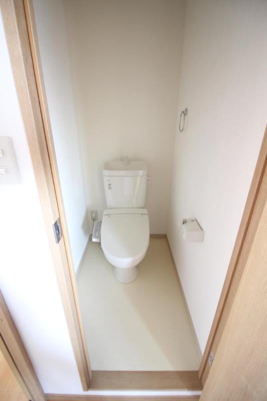 トイレ　トイレ　温水洗浄便座