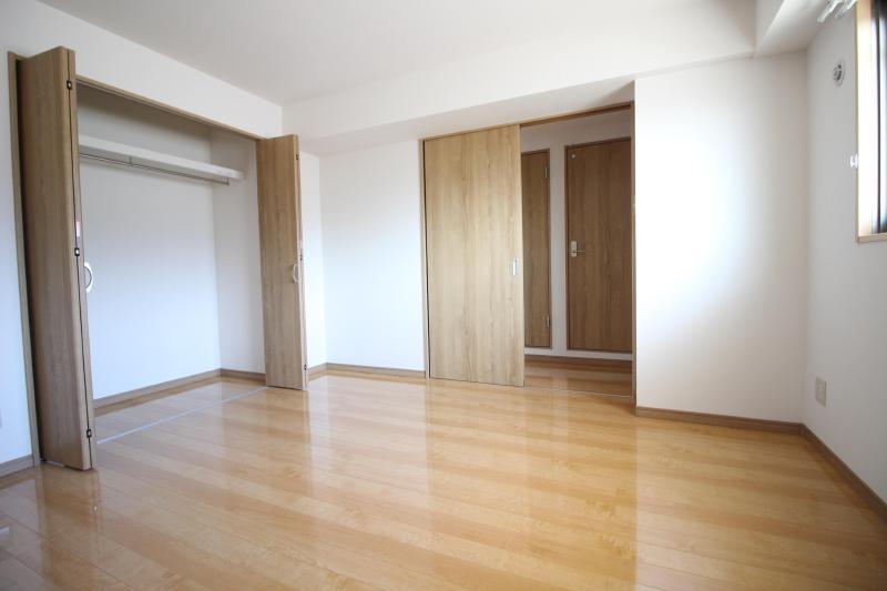 収納　8帖の洋室の収納