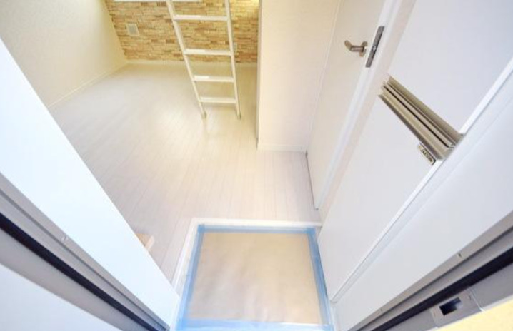 玄関　ユナイト横浜セシル・キャンベル＊別部屋参考