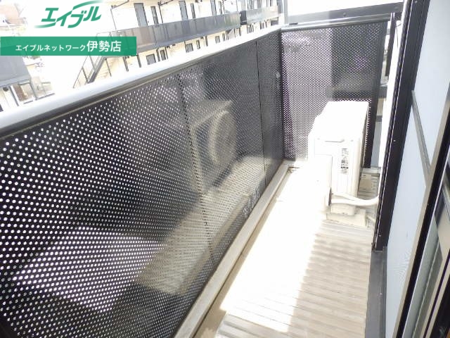 バルコニー　同物件別室写真