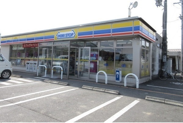 コンビニ　ミニストップ玉城玉川店（コンビニ）まで1300m