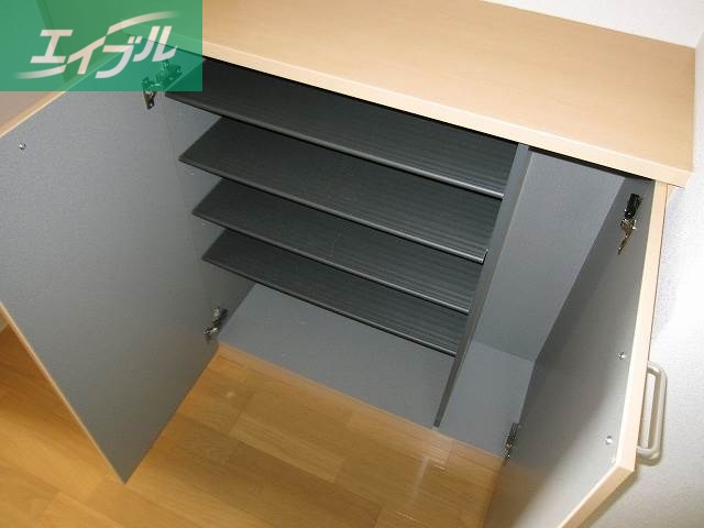 玄関　下駄箱