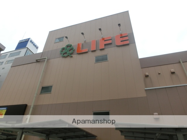 スーパー　ライフ阿波座駅前店（スーパー）まで385m
