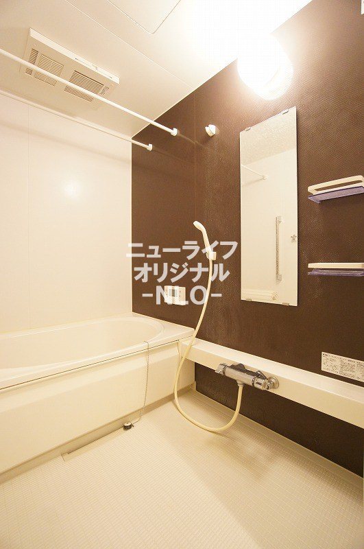 バス・シャワールーム　追い焚き機能付の浴室☆浴室乾燥機もついています☆