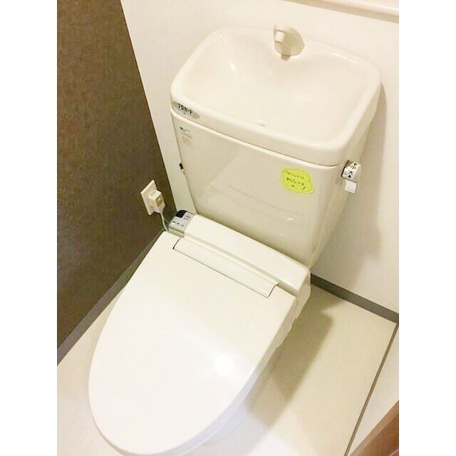 トイレ　※別部屋参考写真です