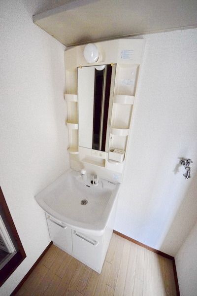 洗面設備　～嬉しい独立洗面台です～