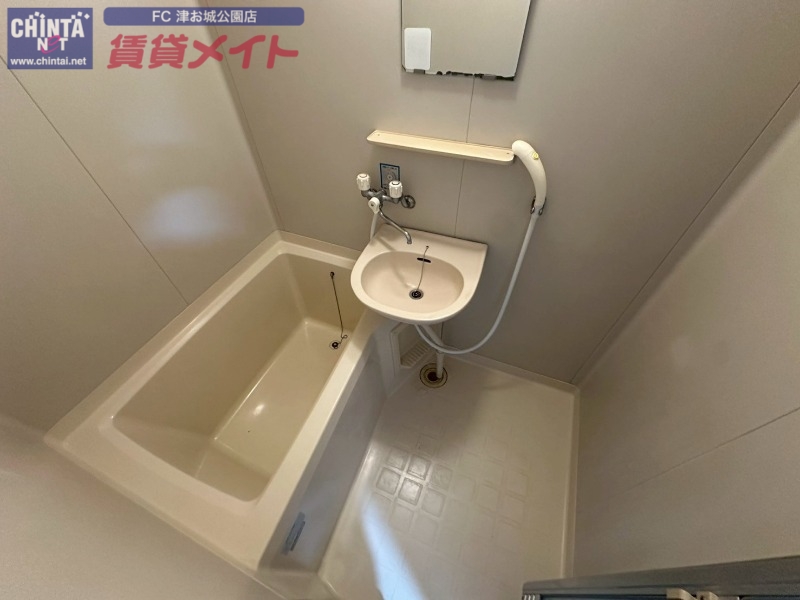 バス・シャワールーム　同物件別部屋の写真