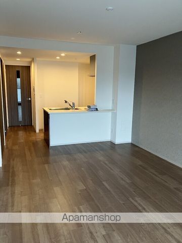 ロイヤルパークス仙台青葉通の居間写真