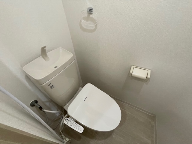 トイレ　※同施工会社のイメージ写真※