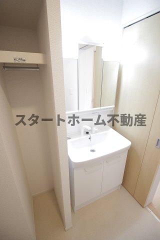 洗面設備　脱衣スペースもあります