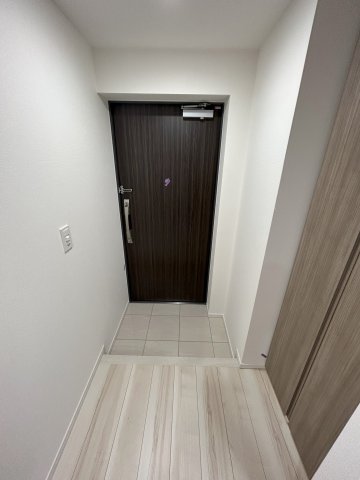 玄関　収納もある玄関です