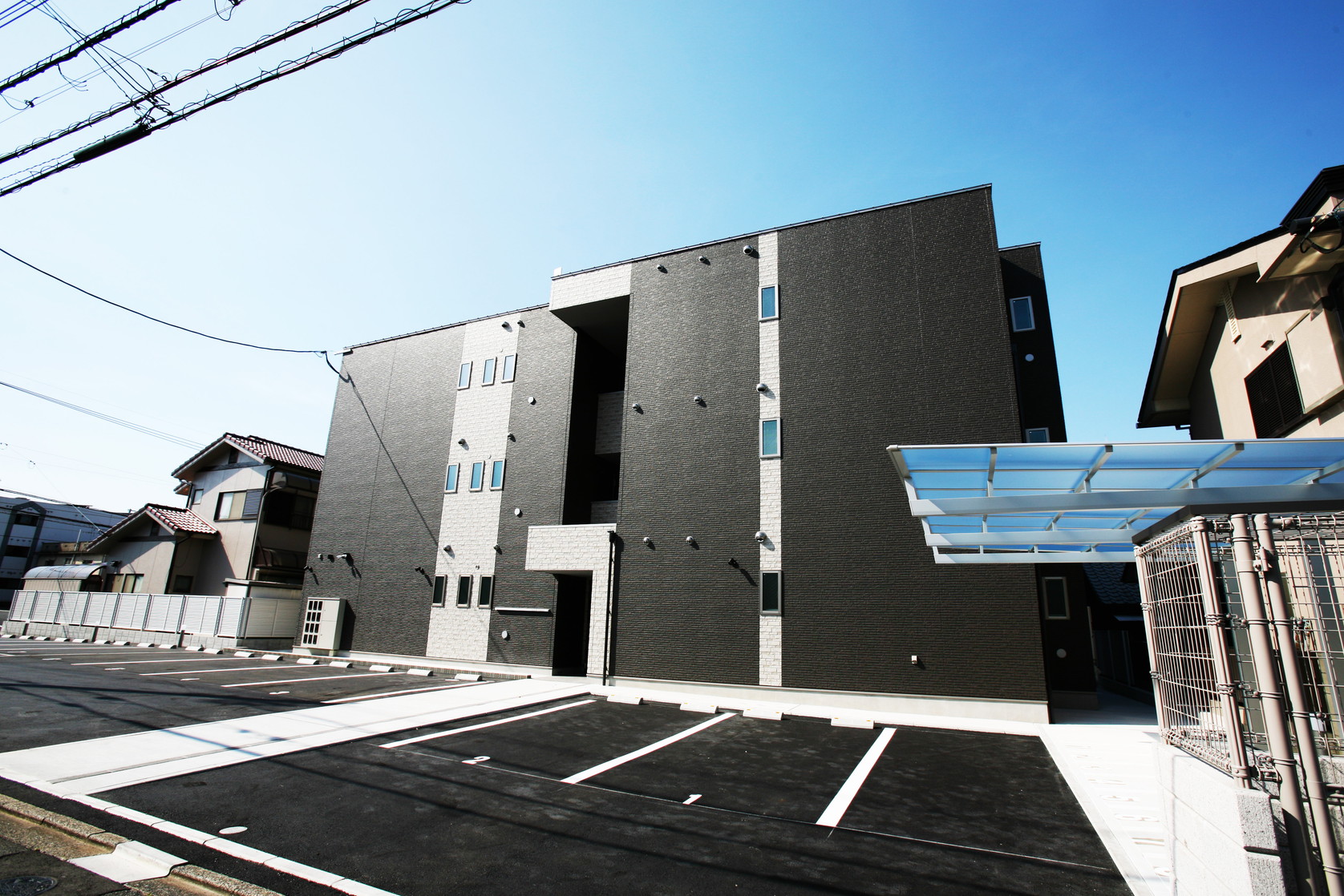 建物外観　スタイリッシュな外観