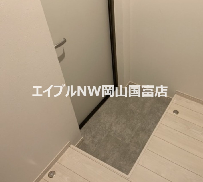 REGALEST 門田屋敷IIの玄関写真