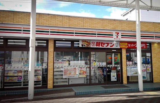 コンビニ　セブン－イレブン　ハートインＪＲ野洲駅南口店（コンビニ）まで1000m