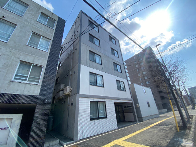建物外観　札幌市豊平区豊平４条「ＪｅｅｋＢｌａｕ豊平」