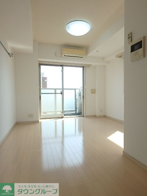 居室・リビング　角部屋・二面採光