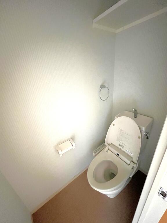 トイレ　※同建物の別のお部屋の写真です。
