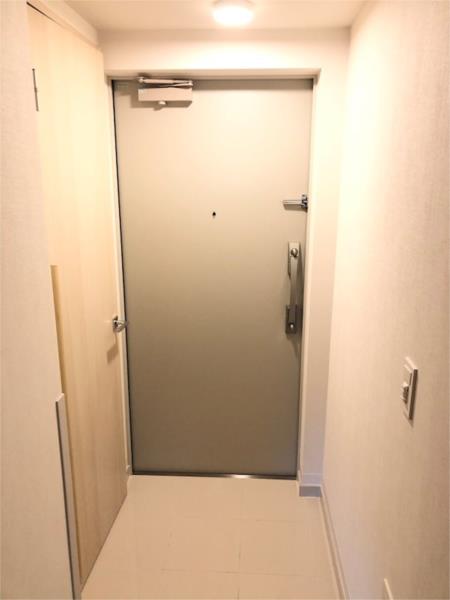 玄関　（別タイプ参考写真）グランレーヴ東尾久　荒川区東尾久3