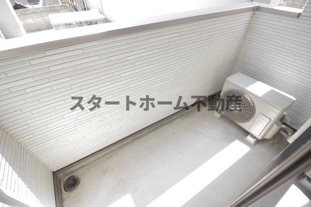 バルコニー　外からの目が気にならないバルコニーで洗濯物が干せます